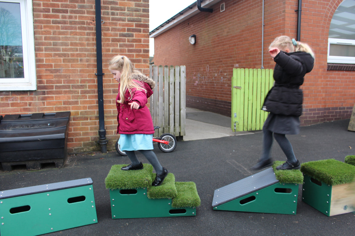 Platform Ramp - Freestanding Trim Trails - The School Playground ...